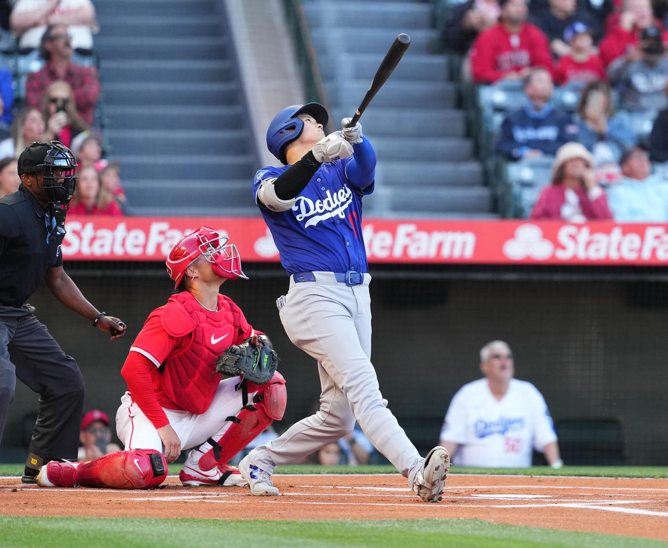 オープン戦エンゼルス対ドジャース　1回表ドジャース無死、左飛に倒れる大谷（撮影・菅敏）