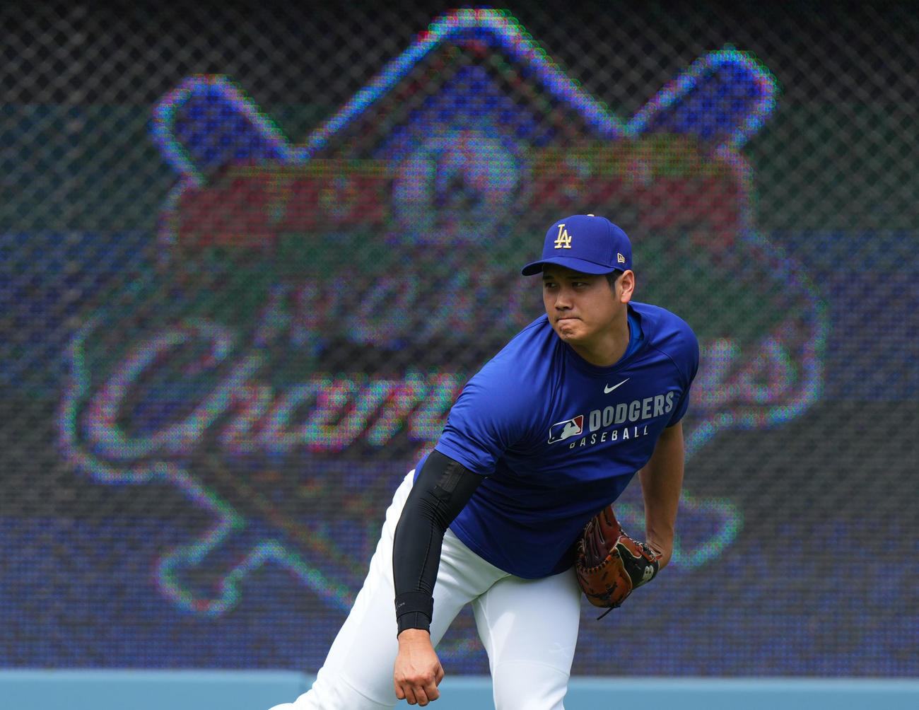 ドジャース対タイガース　試合前、キャッチボールをするドジャース大谷（撮影・菅敏）