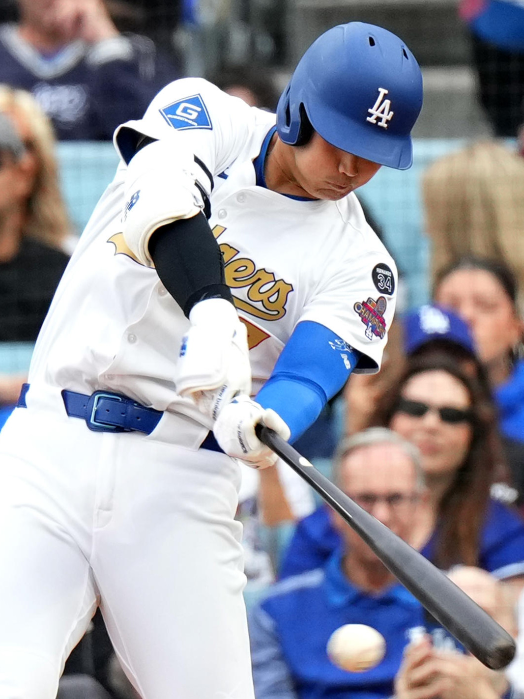 ドジャース対タイガース　3回裏ドジャース2死、右前打を放つ大谷（撮影・菅敏）