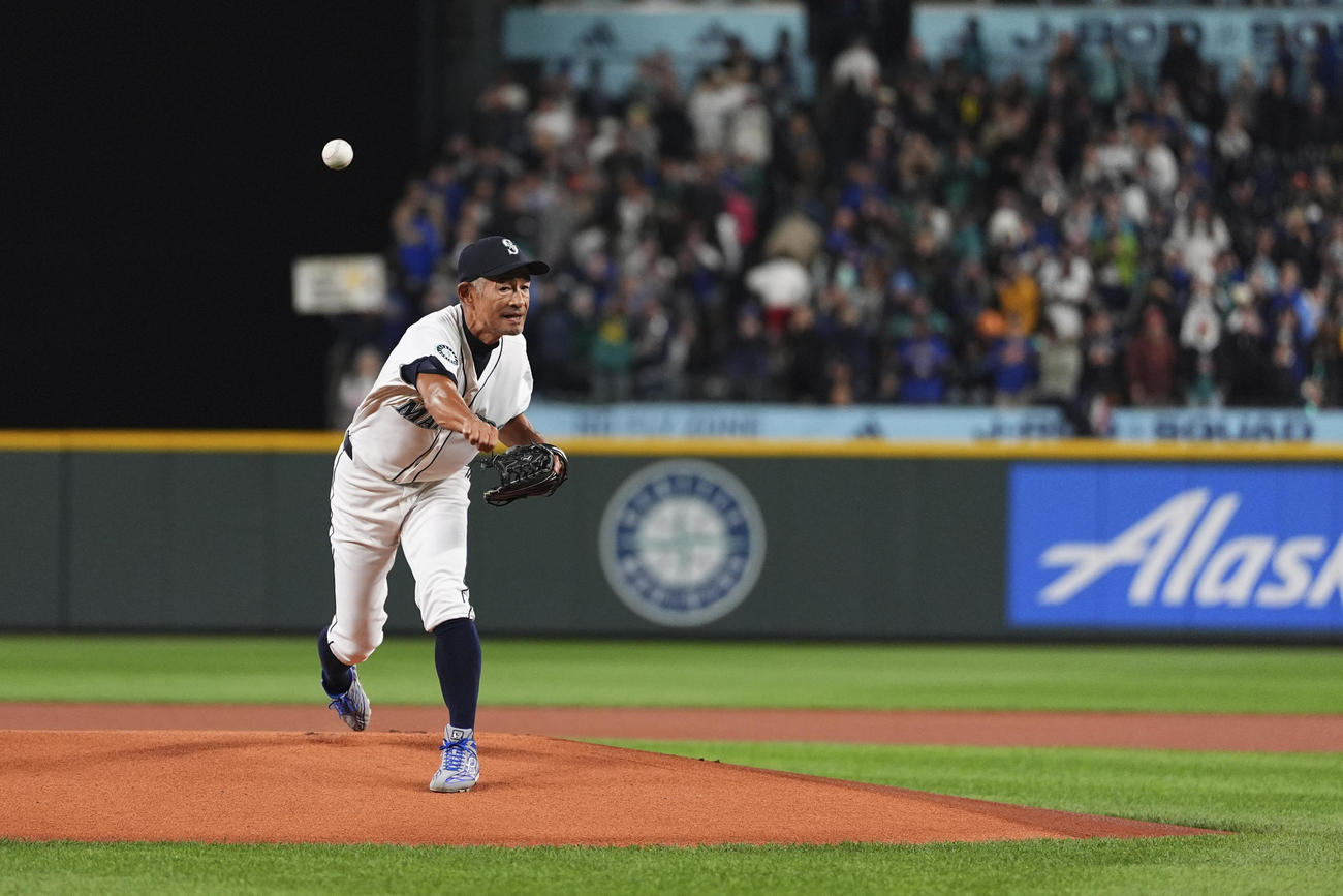 始球式に登板したイチロー氏（AP）