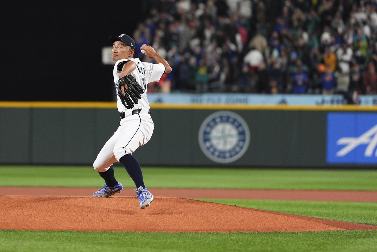 始球式に登板したイチロー氏（AP）