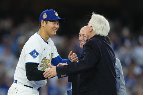 ドジャース残留熱望も移籍のフラーティ、チャンピオンリング贈呈式典を 
