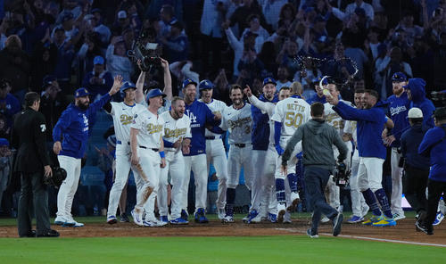 ドジャースの開幕4連勝は44年ぶり ベッツはサヨナラを含む1試合2本塁打