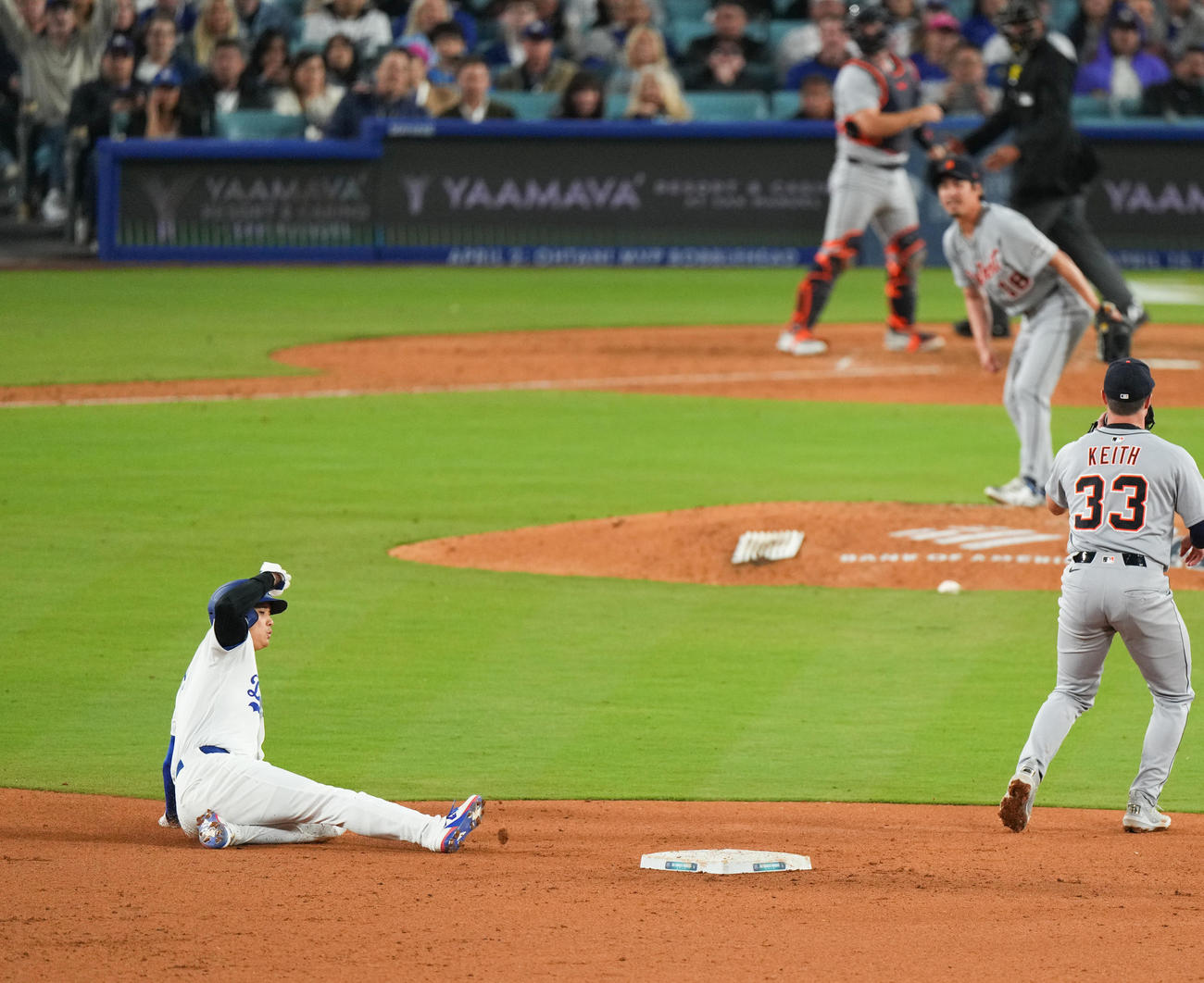 ドジャース対タイガース　7回裏ドジャース1死一塁、二塁盗塁を決める大谷。投手前田＝2025年3月29日