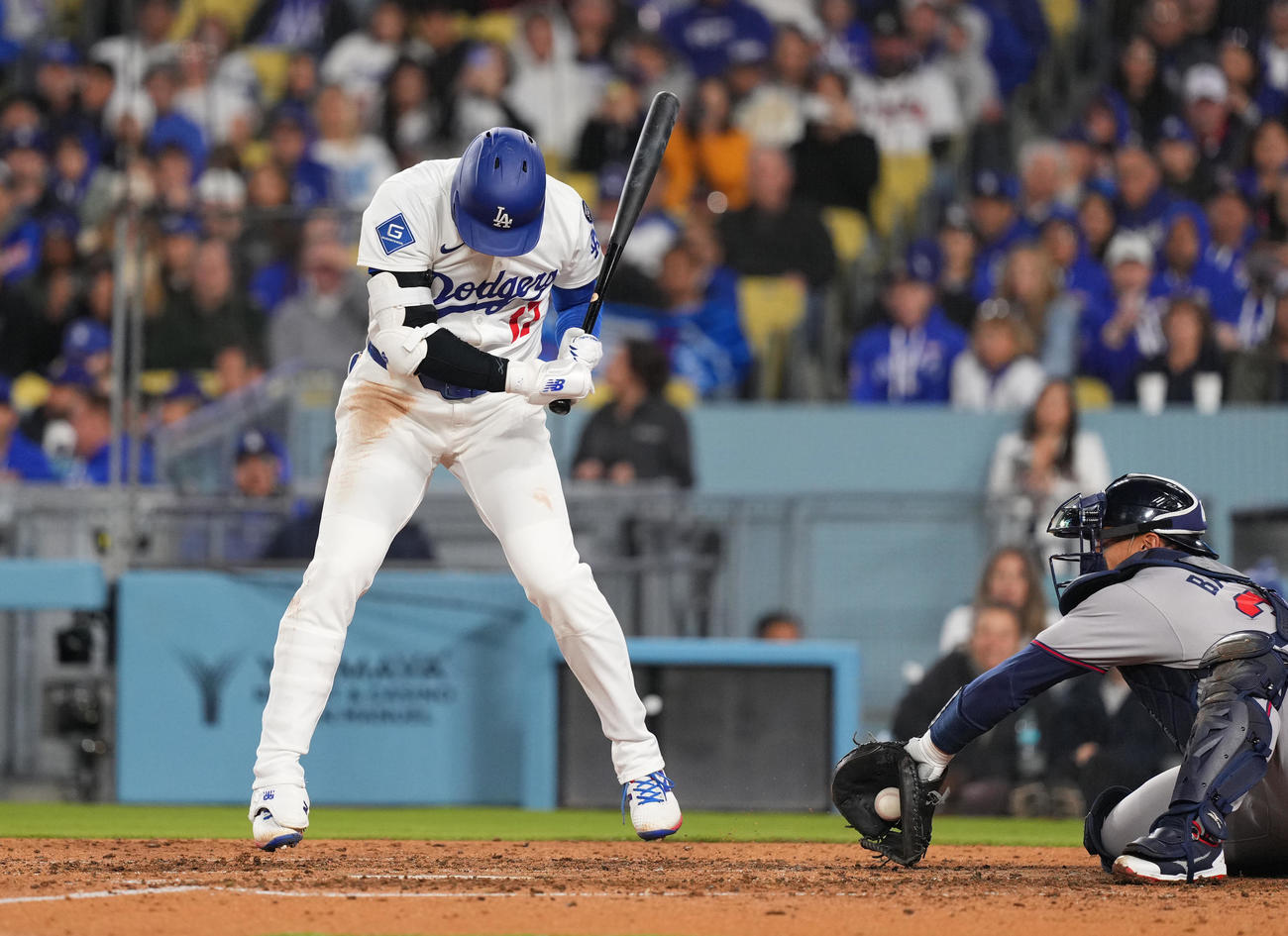 ドジャース対ブレーブス　6回裏ドジャース1死、四球を選ぶ大谷（撮影・菅敏）