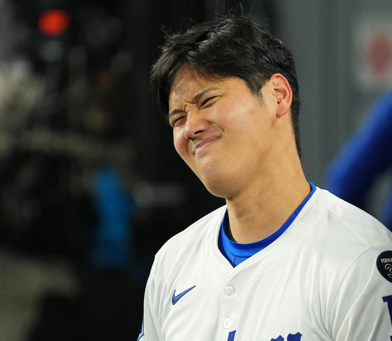 ドジャース対ブレーブス　試合中、ベンチで浮かない表情を見せるドジャース大谷（撮影・菅敏）