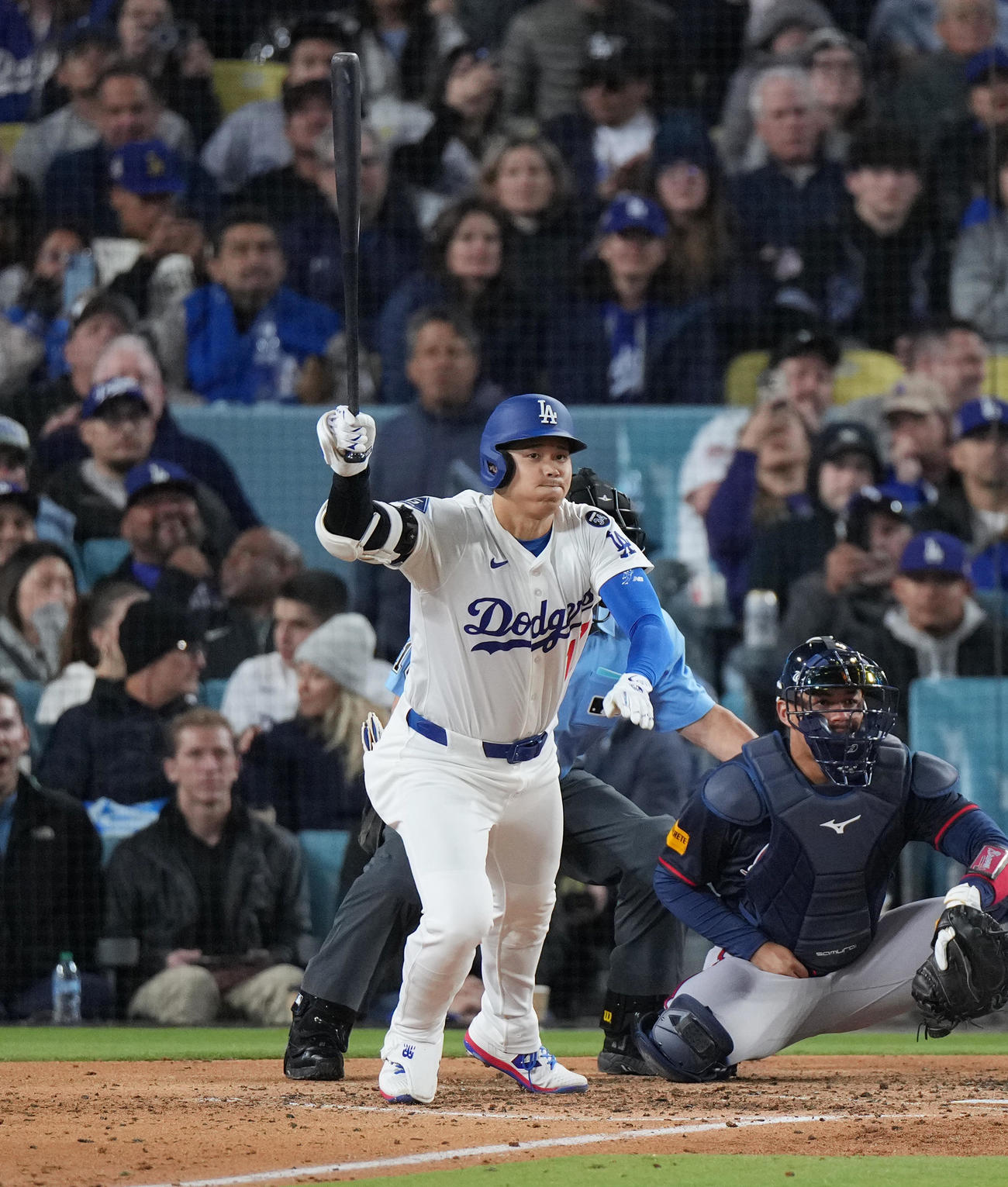 ドジャース対ブレーブス　6回裏ドジャース無死、右前打を放つ大谷（撮影・菅敏）