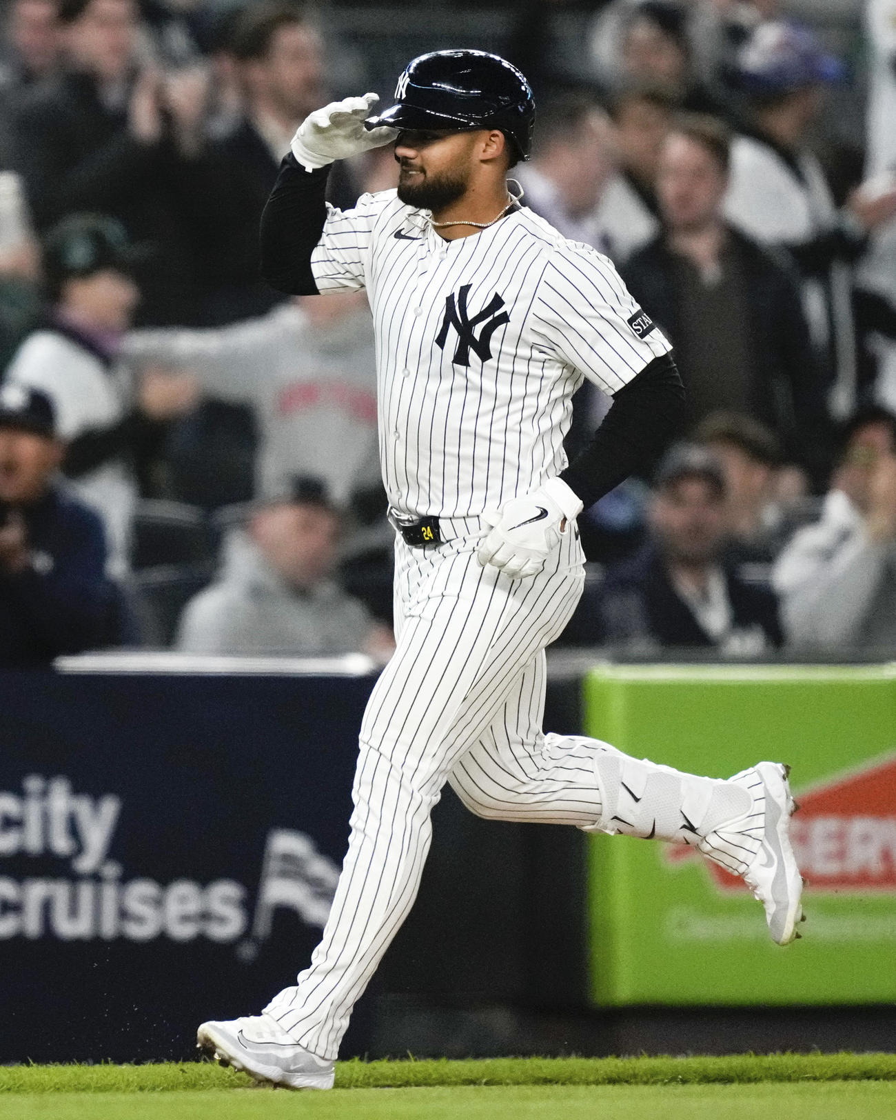 3回、今季1号を放ったヤンキースのドミンゲス（AP）
