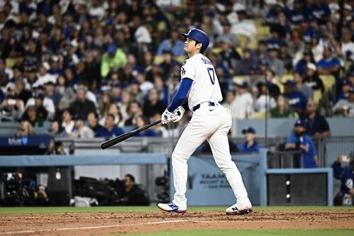 ドジャース対アスレチックス　4回裏ドジャース1死一塁、大谷は中越2点本塁打を放つ（撮影・滝沢徹郎）