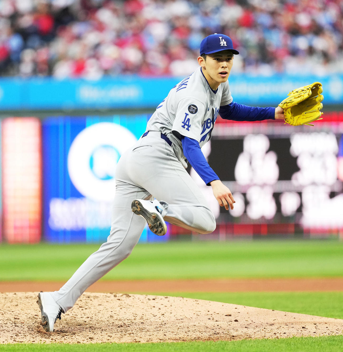 フィリーズ対ドジャース　フィリーズ戦に先発し、4回0／3を投げて3安打1失点のドジャース佐々木（撮影・菅敏）