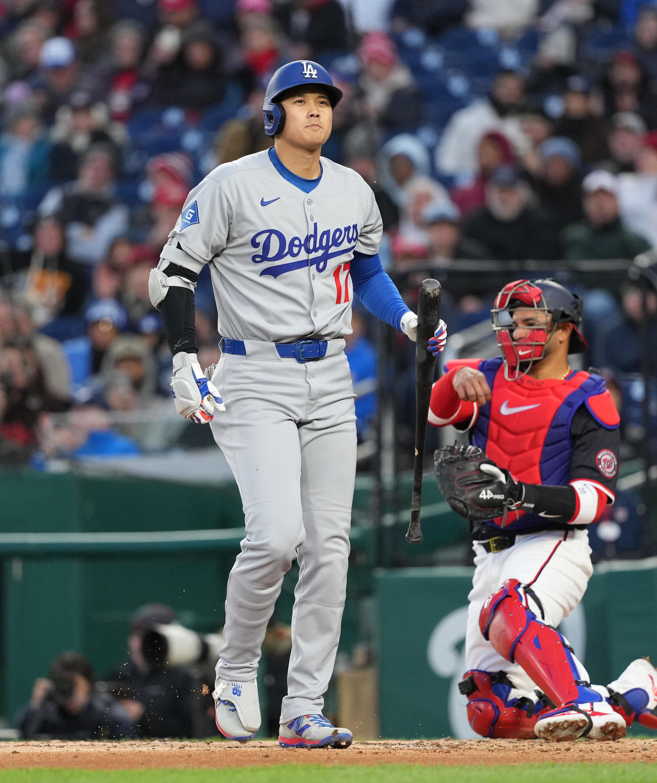 ナショナルズ対ドジャース　3回表ドジャース無死、空振りの三振に倒れる大谷（撮影・菅敏）