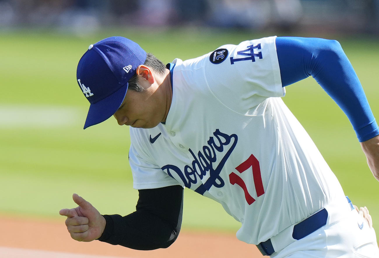 ドジャース対カブス　試合前、ダッシュを繰り返すドジャース大谷（撮影・菅敏）