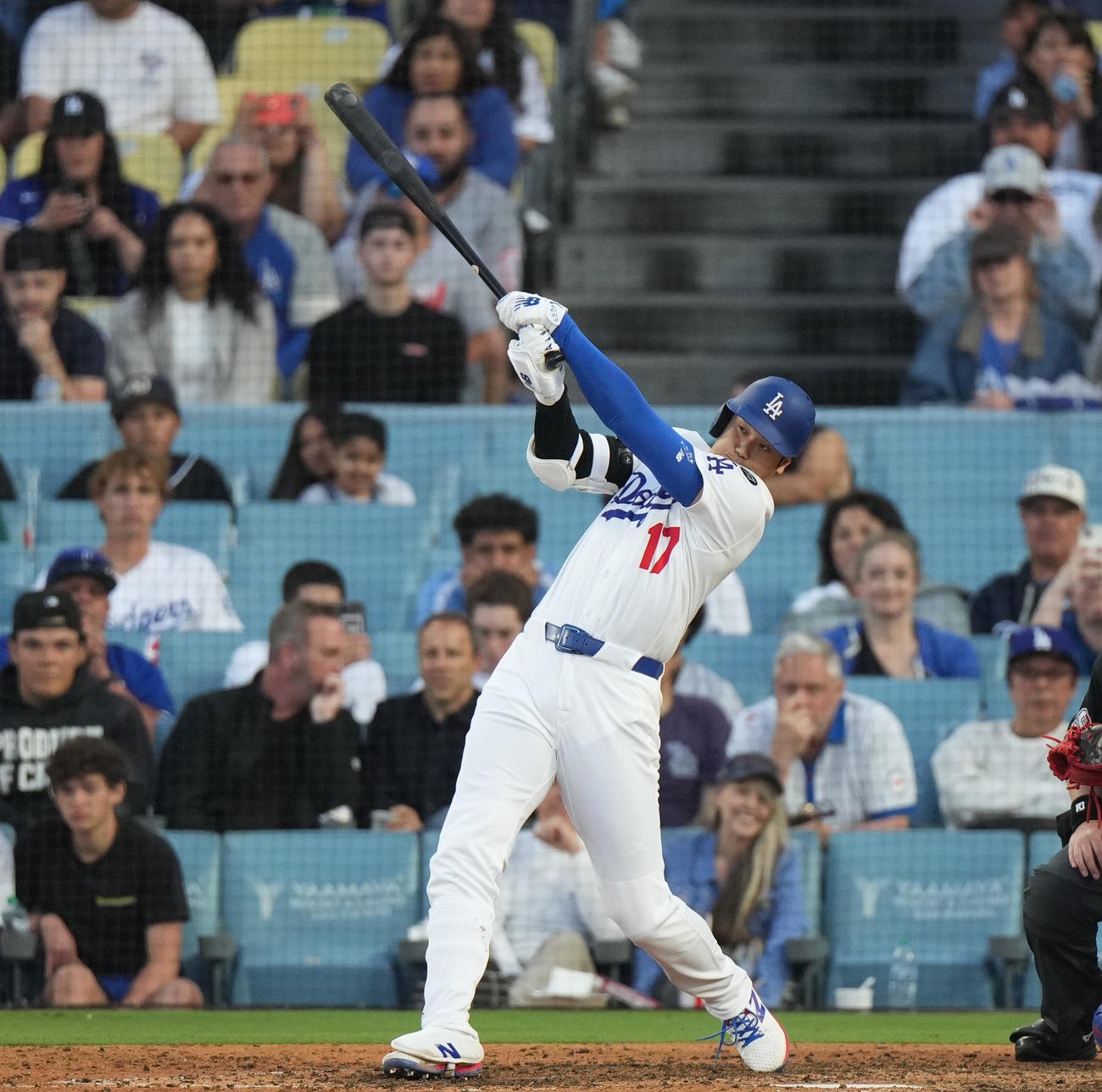 ドジャース対カブス　9回裏ドジャース2死、一ゴロに倒れる大谷（撮影・菅敏）