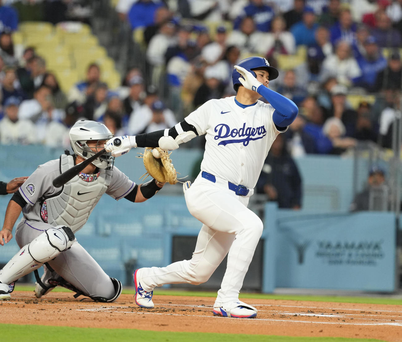 ドジャース対ロッキーズ　1回裏ドジャース無死、空振りの三振に倒れる大谷（撮影・菅敏）