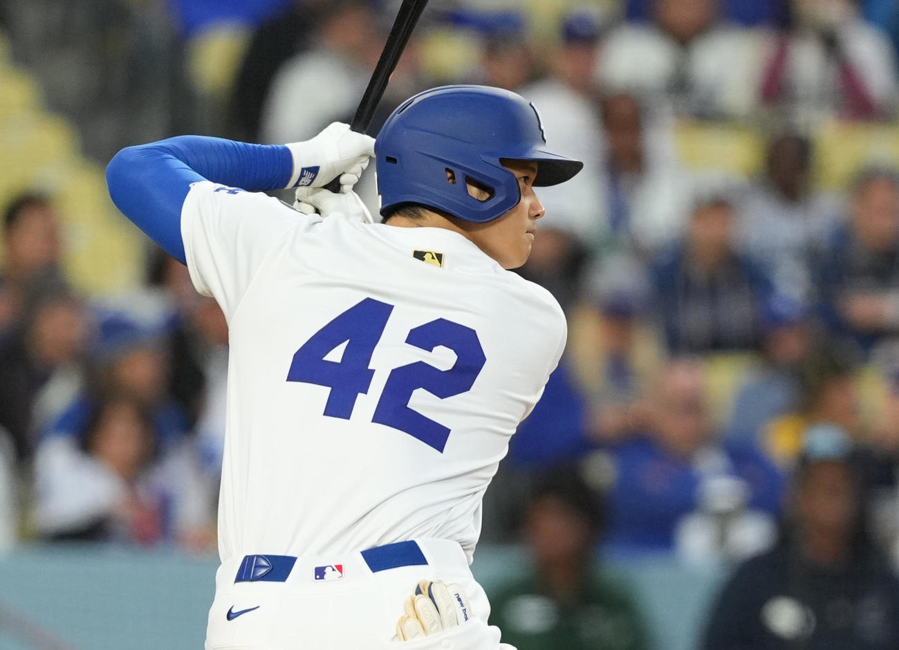 ドジャース対ロッキーズ　1回裏ドジャース無死、背番号42をつけて打席に入る大谷（撮影・菅敏）