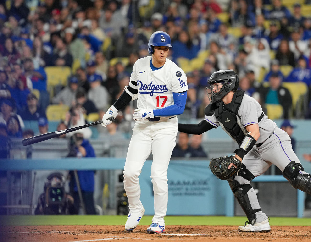 ドジャース対ロッキーズ　5回裏ドジャース2死一塁、空振りの三振に倒れる大谷（撮影・菅敏）