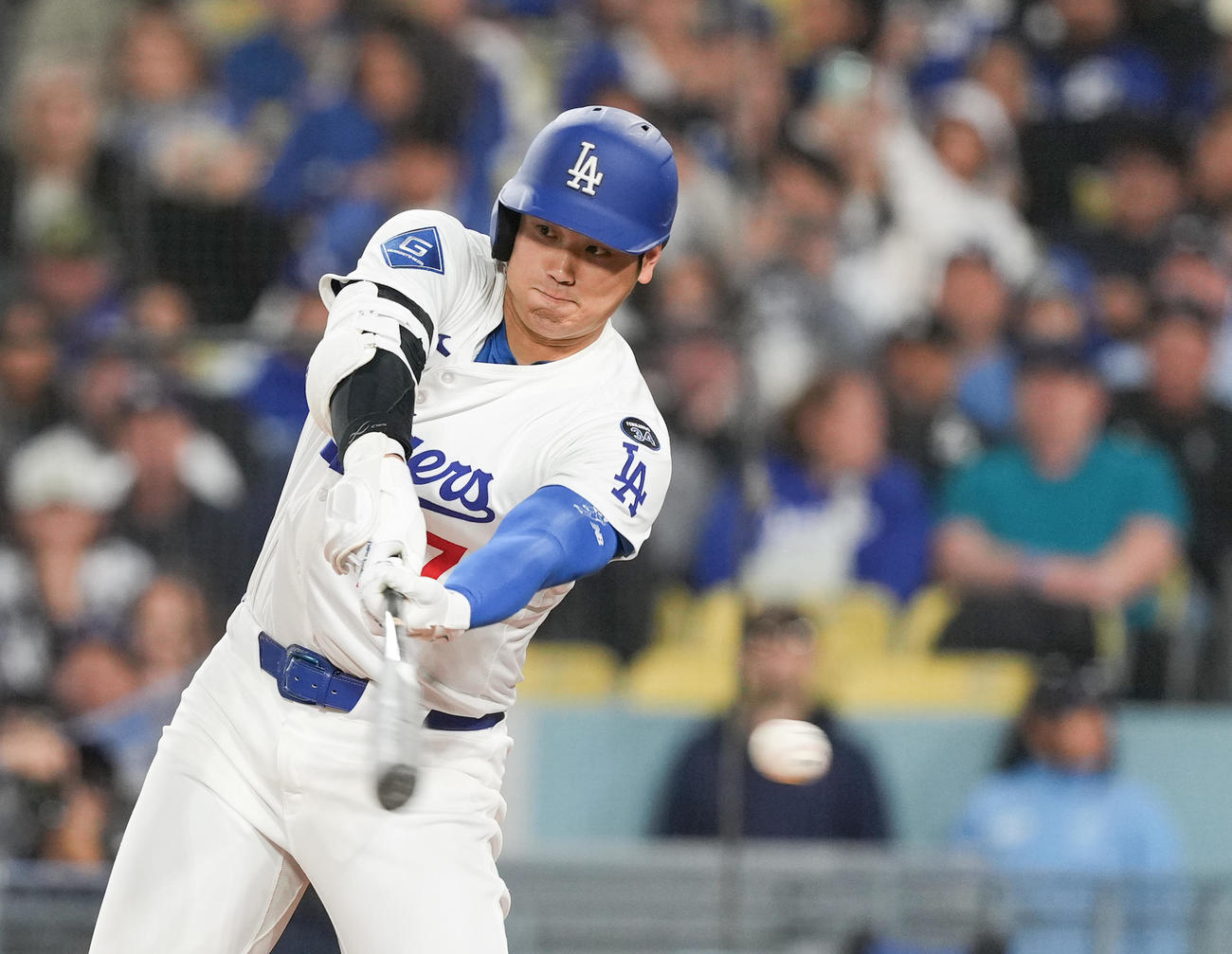 ドジャース対ロッキーズ　3回裏ドジャース2死二塁、空振りの三振に倒れる大谷（撮影・菅敏）
