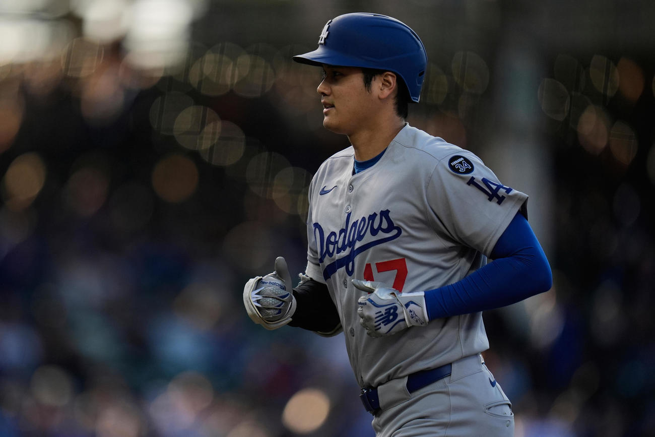 ドジャース大谷翔平はカブス戦の第1打席、左飛に倒れてベンチに戻る（AP)
