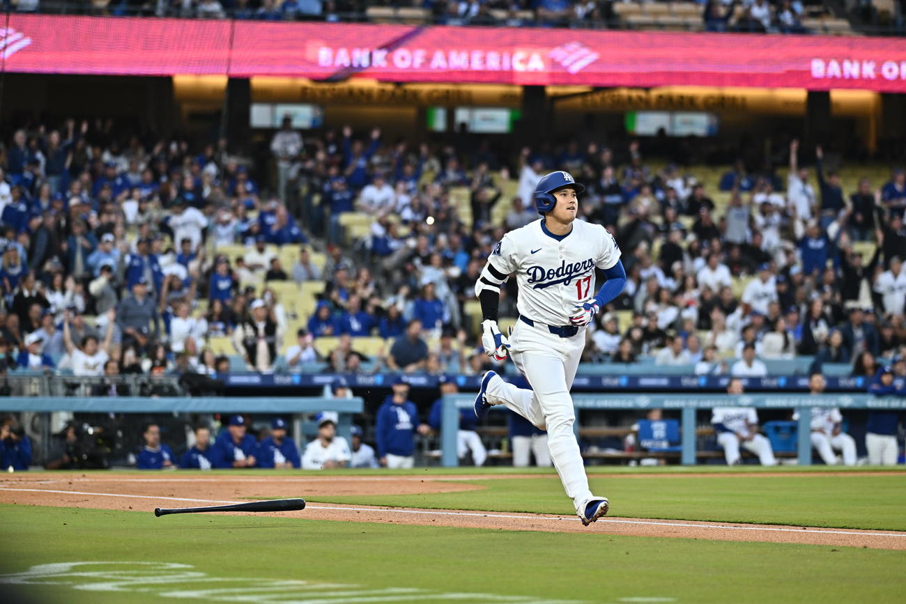 ドジャース対マーリンズ　1回裏ドジャース無死、大谷はソロ本塁打を放つ（撮影・滝沢徹郎）