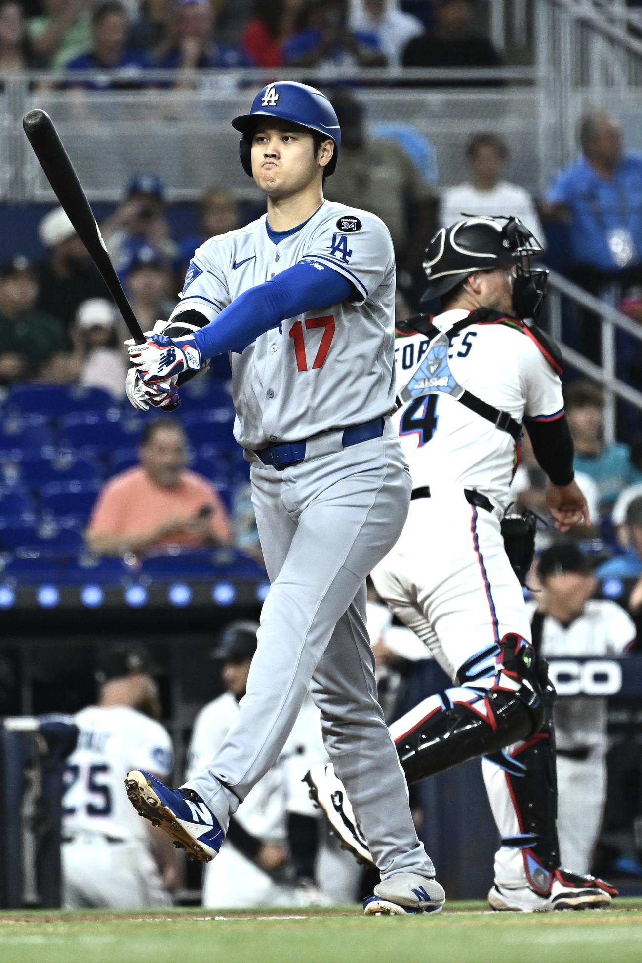 マーリンズ対ドジャース　1回表ドジャース無死、空振り三振に倒れた大谷（撮影・滝沢徹郎）
