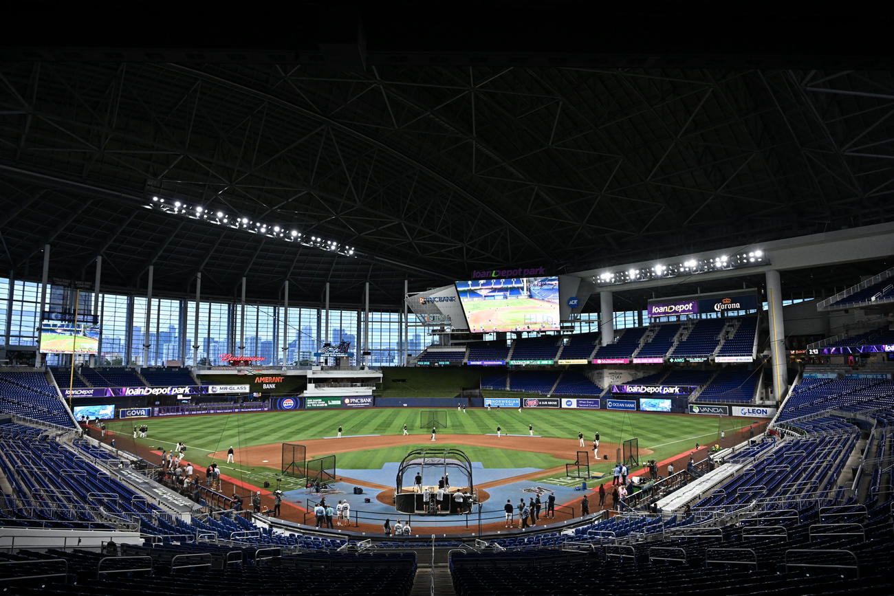 マーリンズ対ドジャース　ローン・デポパークの全景（撮影・滝沢徹郎）