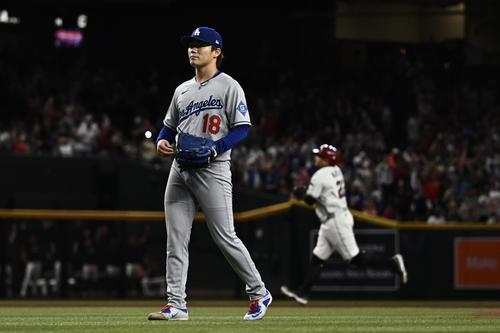 ダイヤモンドバックス対ドジャース　4回裏ダイヤモンドバックス無死満塁、山本はモレノに先制満塁本塁打を許す＝2025年5月8日　