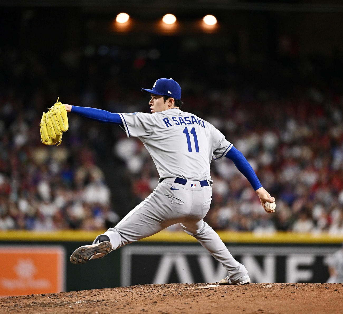 ダイヤモンドバックス対ドジャース　ドジャース先発で力投する佐々木（撮影・滝沢徹郎）