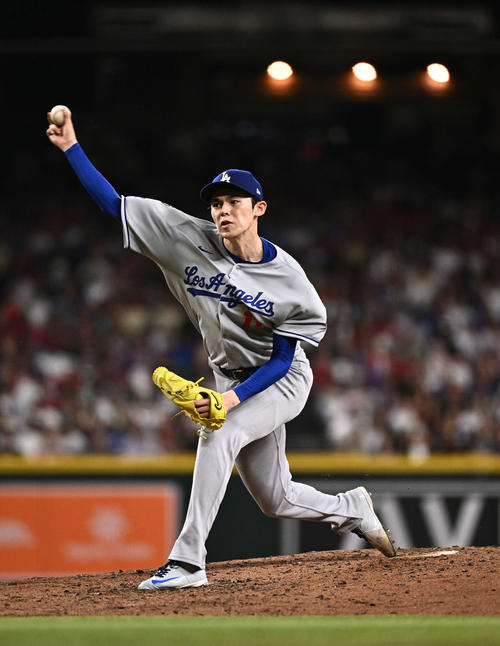 ダイヤモンドバックス対ドジャース ドジャース先発で力投する佐々木(撮影・滝沢徹郎)