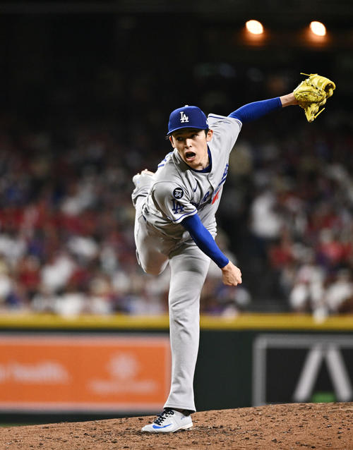 ダイヤモンドバックス対ドジャース ドジャース先発で力投する佐々木(撮影・滝沢徹郎)