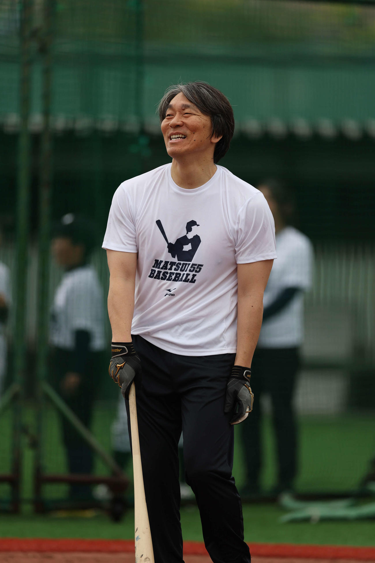 放った打球が本塁打にならず、がっかりする松井（撮影・増田悦実）