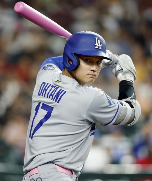 大谷翔平「母の日」ピンクバットで今季最長9戦連続安打 ロード10連戦