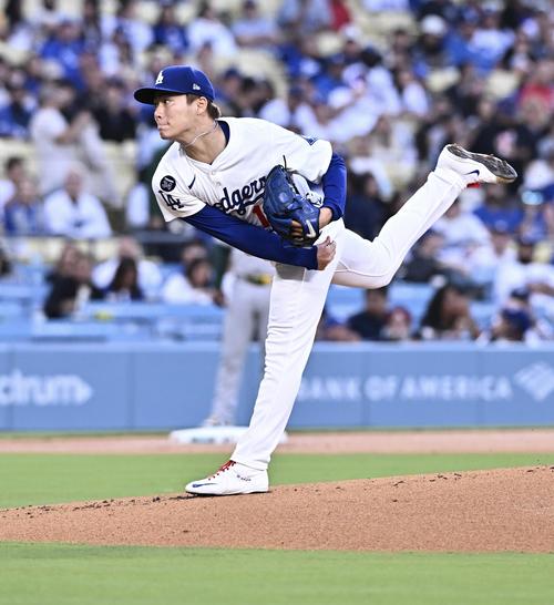 ドジャース対アスレチックス　ドジャース先発の山本（撮影・滝沢徹郎）
