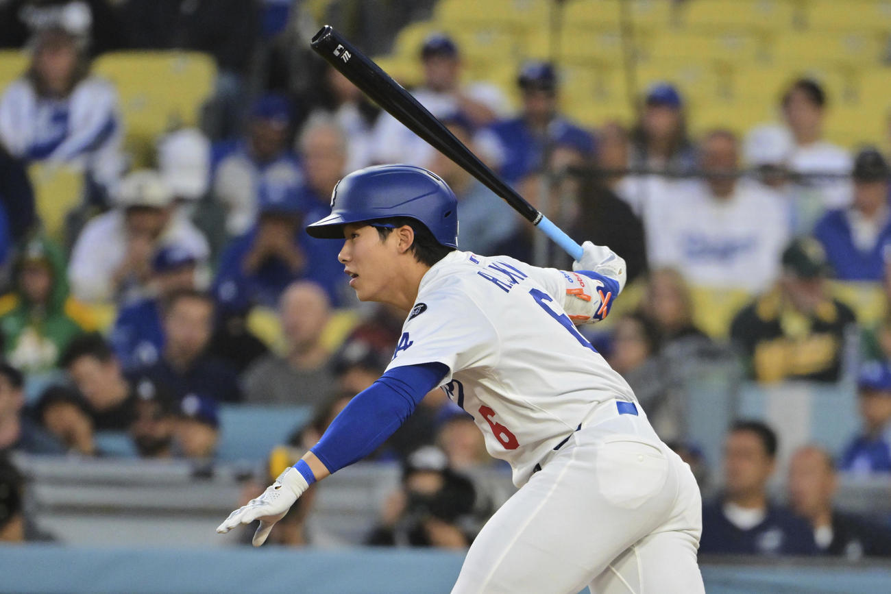 本拠地デビューを飾ったドジャースのキム・ヘソン（AP)
