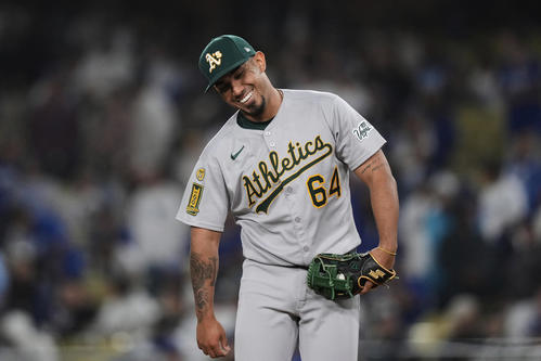 大谷翔平、得意の「ボブルヘッド・デー」で今季初の1試合2発