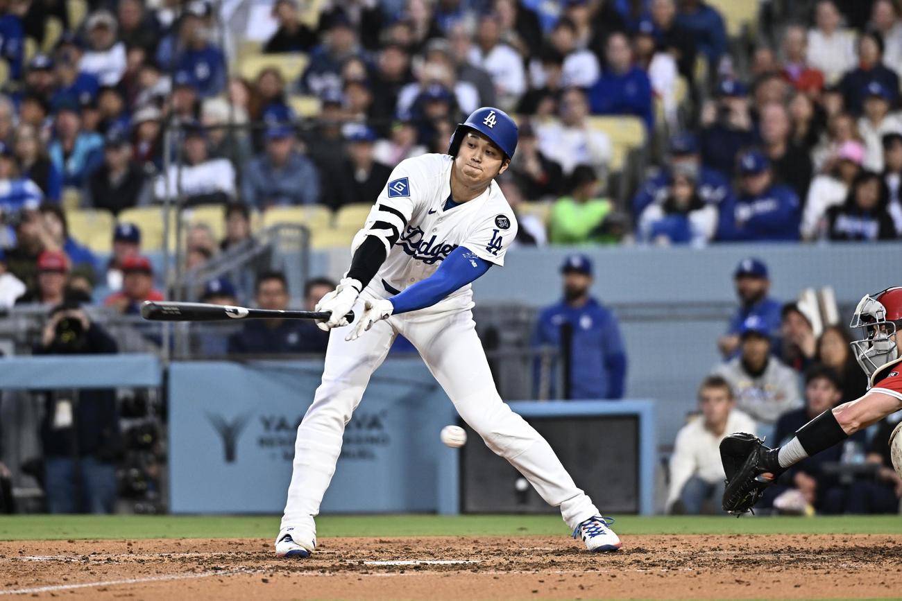 ドジャース対エンゼルス　4回裏ドジャース2死一塁、大谷は空振り三振に倒れる（撮影・滝沢徹郎）