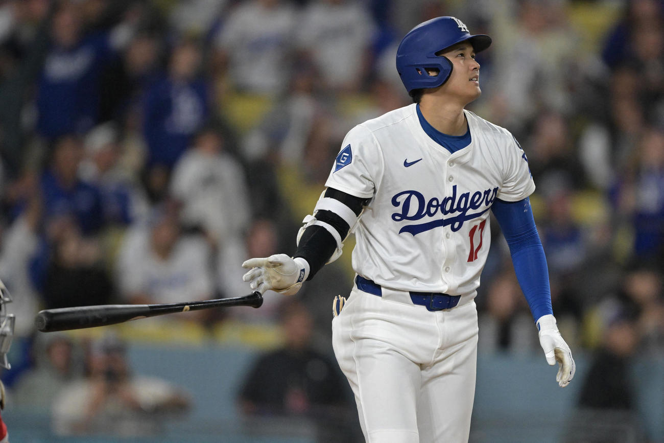 エンゼルス戦8回にソロ本塁打を放ったドジャース大谷翔平（ロイター）