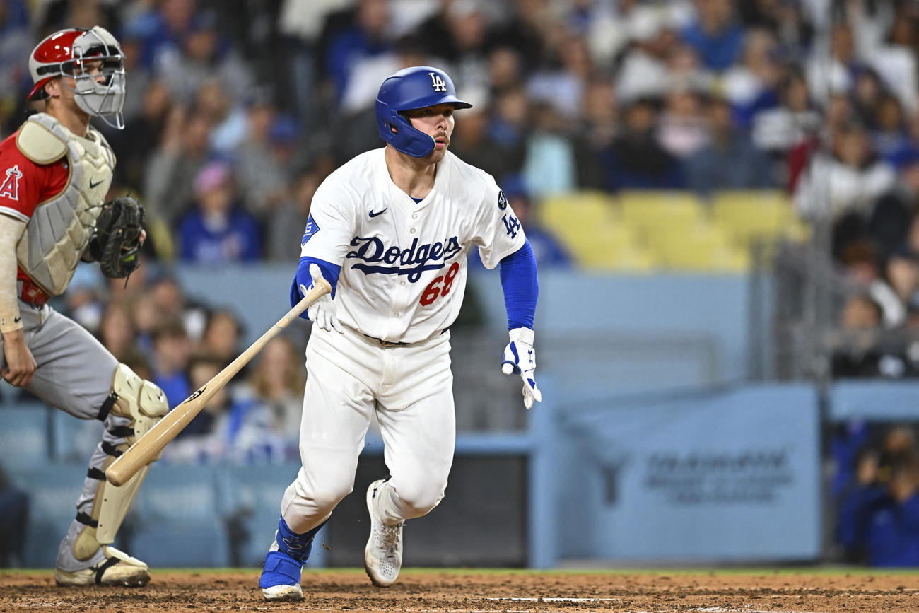 17日（現地時間）、2塁打放つドジャースのダルトン・ラッシング（ロイター）