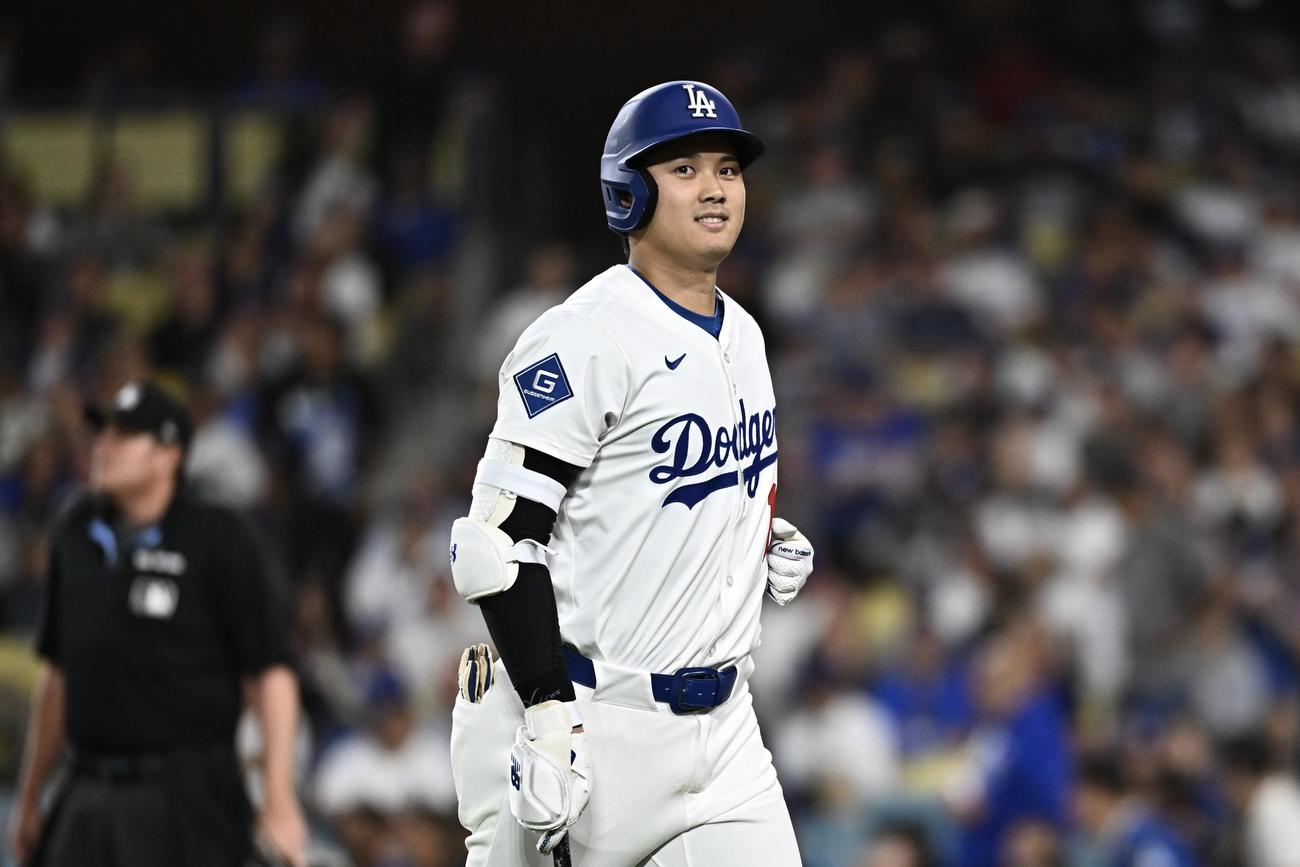 ドジャース対ダイヤモンドバックス　6回裏ドジャース無死一塁、右飛に倒れた大谷（撮影・滝沢徹郎）
