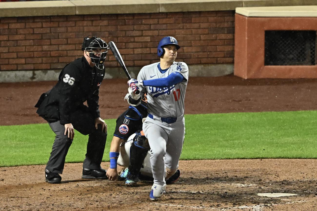 メッツ対ドジャース　9回表ドジャース1死、大谷は右前打を放つ（撮影・滝沢徹郎）
