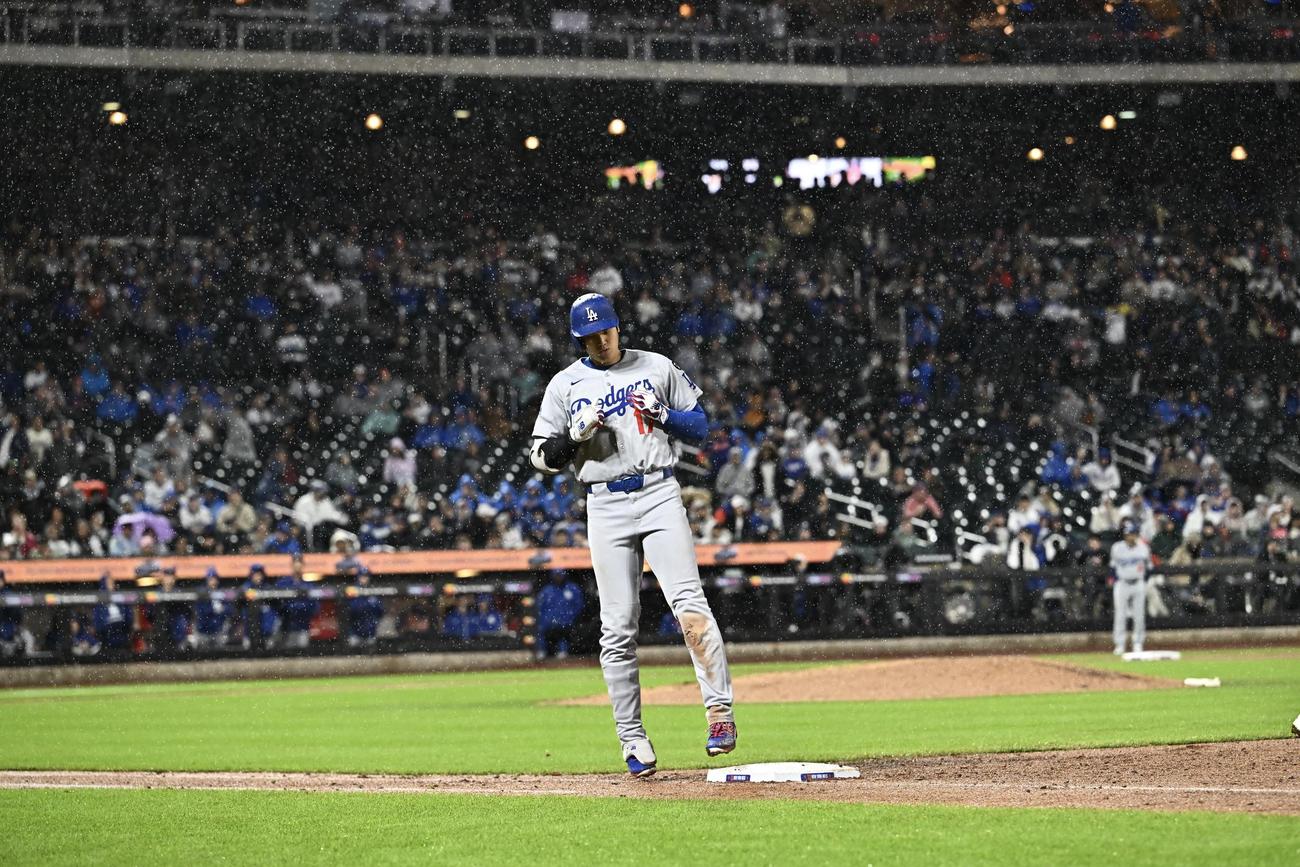 メッツ対ドジャース　6回表ドジャース1死、一ゴロに倒れた大谷（撮影・滝沢徹郎）