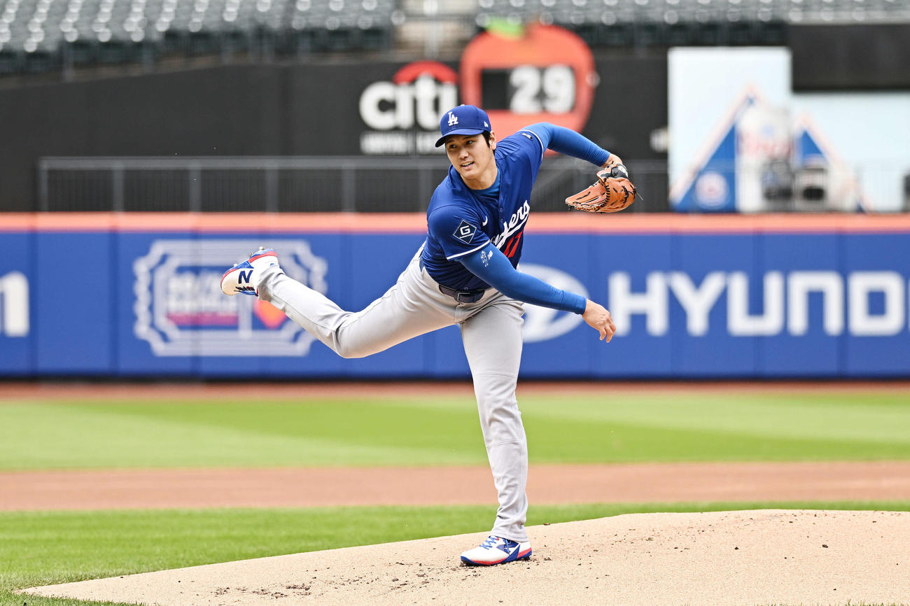メッツ対ドジャース　試合前のライブBPで力投するドジャース大谷（撮影・滝沢徹郎）