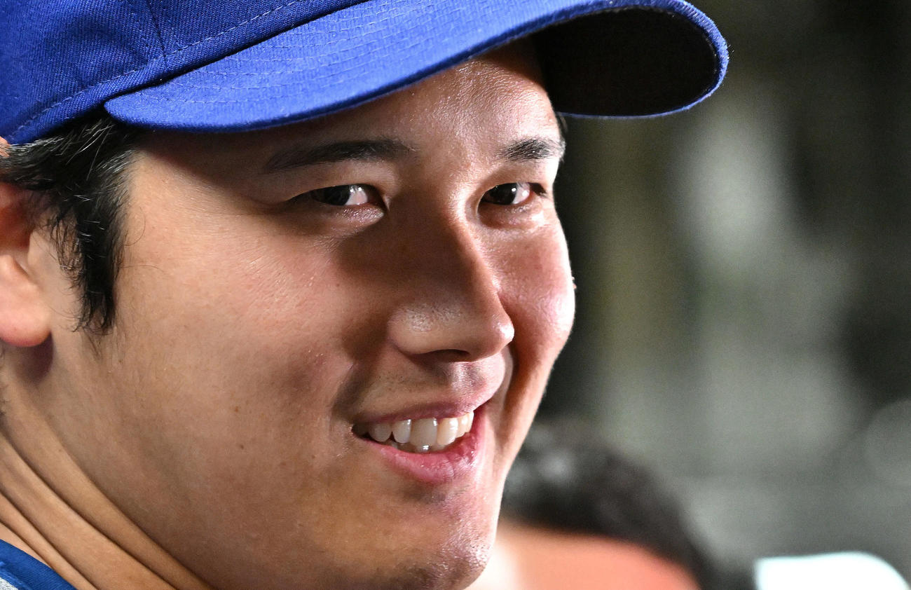 メッツ対ドジャース　試合後、取材に応じるドジャース大谷（撮影・滝沢徹郎）