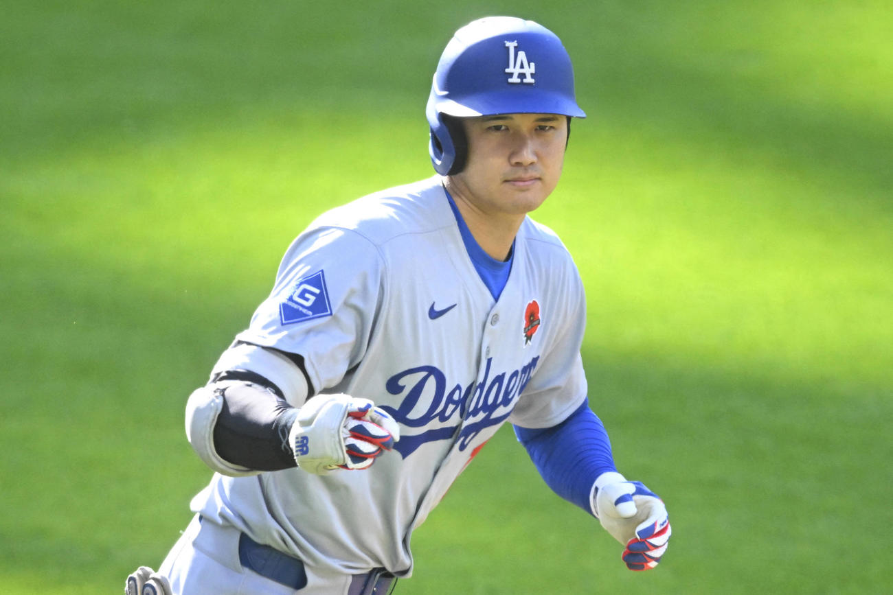 ドジャース大谷翔平はガーディアンズ戦1回表の第1打席で初球を本塁打（ロイター）