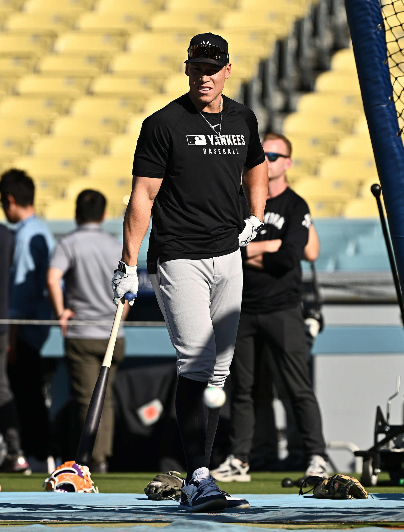 ドジャース対ヤンキース　試合前練習するヤンキース・ジャッジ（撮影・滝沢徹郎）