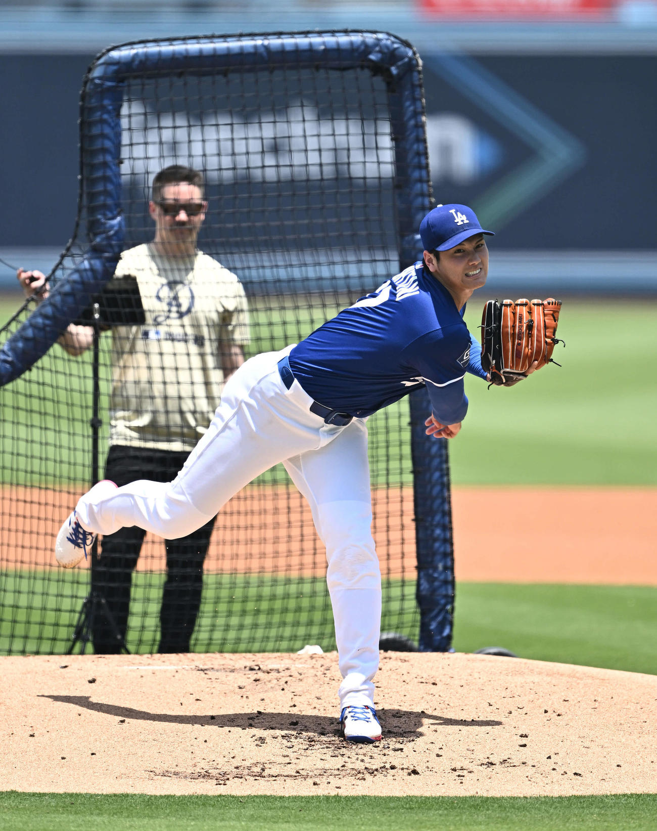 ドジャース対ヤンキース　試合前にライブBPをするドジャース大谷（撮影・滝沢徹郎）