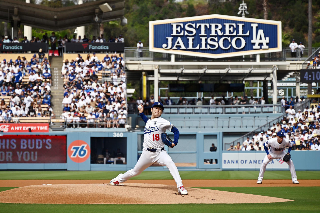 ドジャース対ヤンキース　ドジャース先発の山本（撮影・滝沢徹郎）