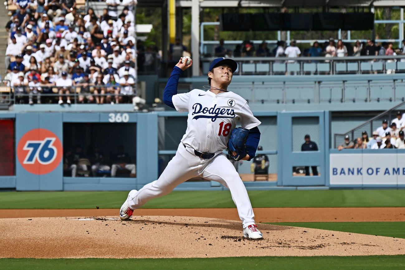 ドジャース対ヤンキース　ドジャース先発の山本（撮影・滝沢徹郎）