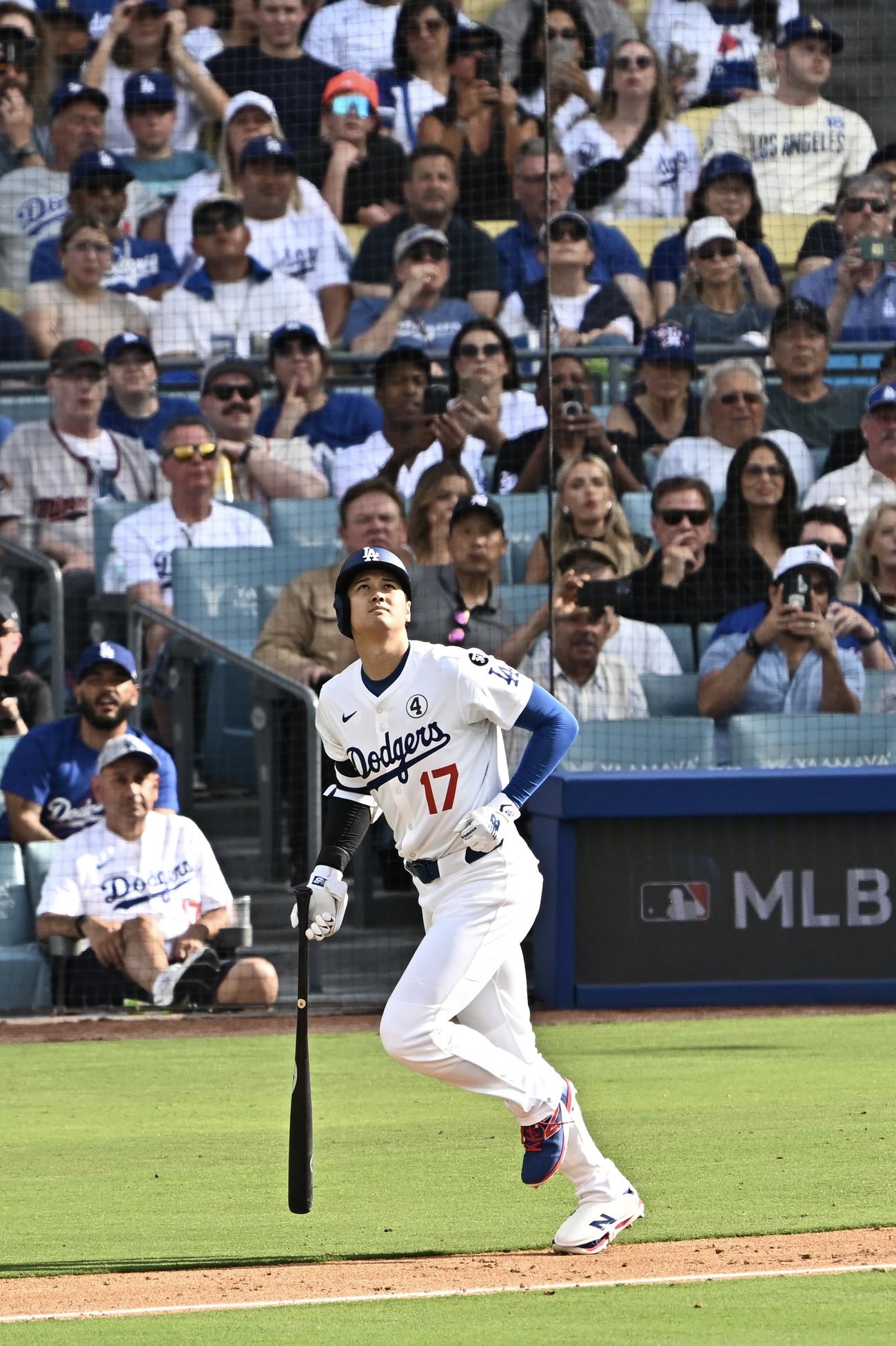 一ドジャース対ヤンキース　3回裏ドジャース2死、中飛に倒れる大谷（撮影・滝沢徹郎）