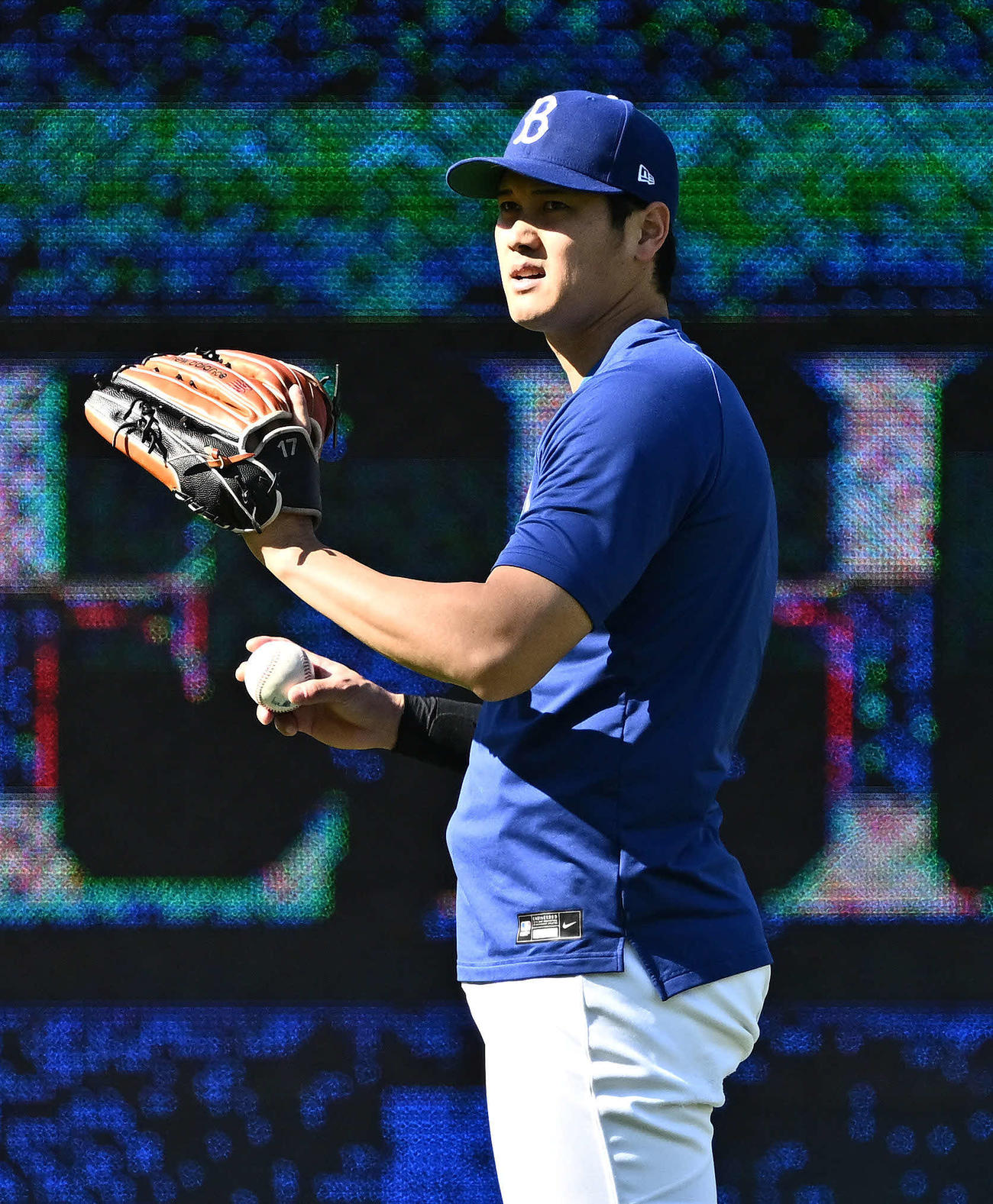 ドジャース対メッツ　試合前練習で調整するドジャース大谷（撮影・滝沢徹郎）