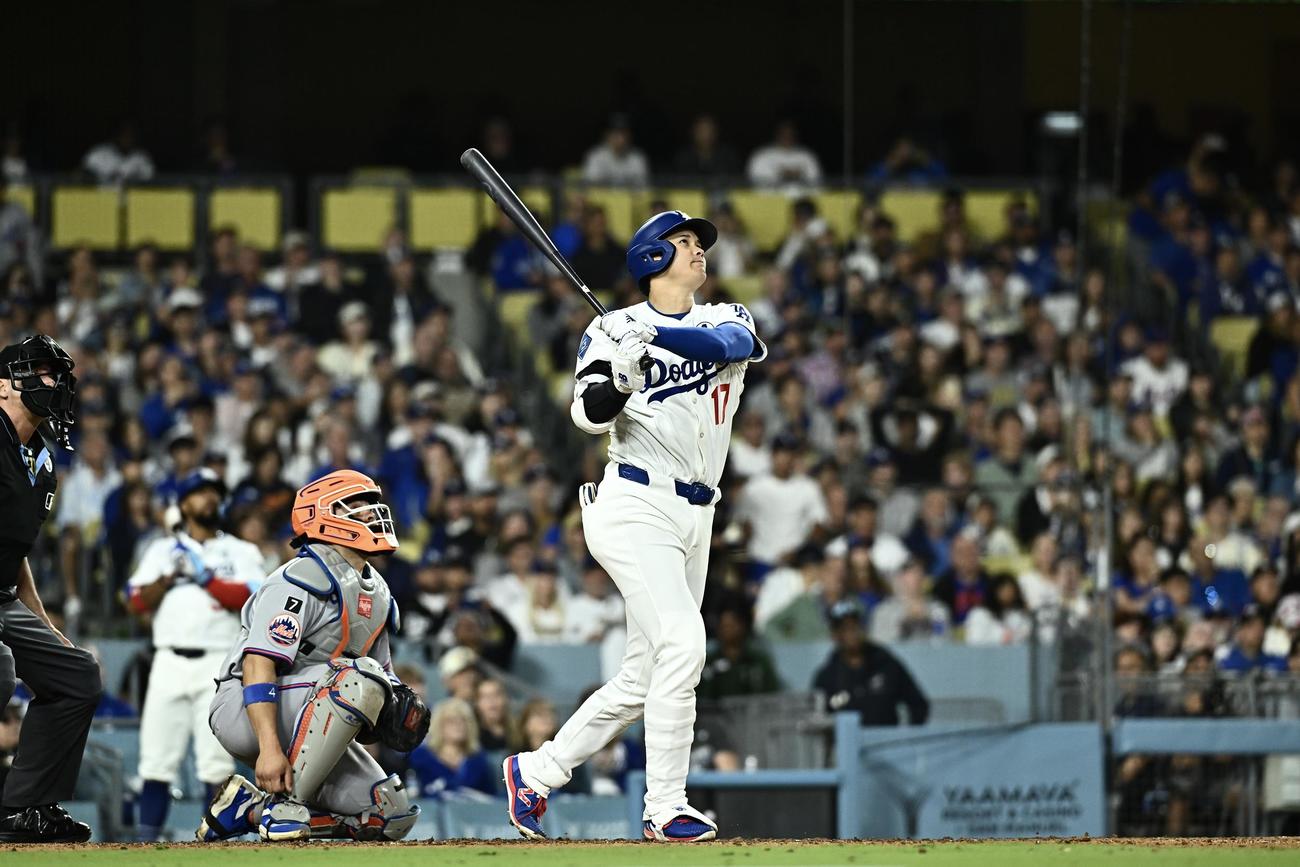 ドジャース対メッツ　7回裏ドジャース2死、大谷は右超えソロ本塁打を放つ（撮影・滝沢徹郎）